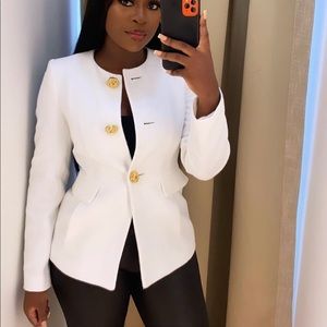✨✨ Brand New Zara White Textured Gold Button Blazer ✨✨